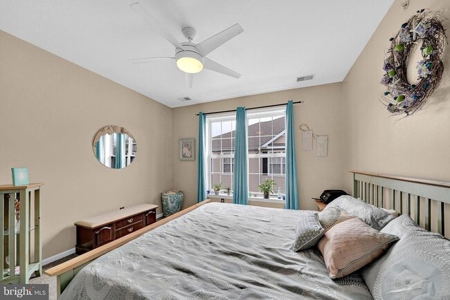 Building Photo - 60 Kyle Way