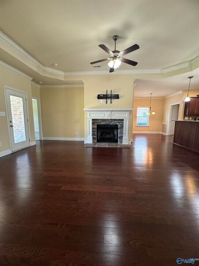 Building Photo - 475 E Mossyleaf Dr SW