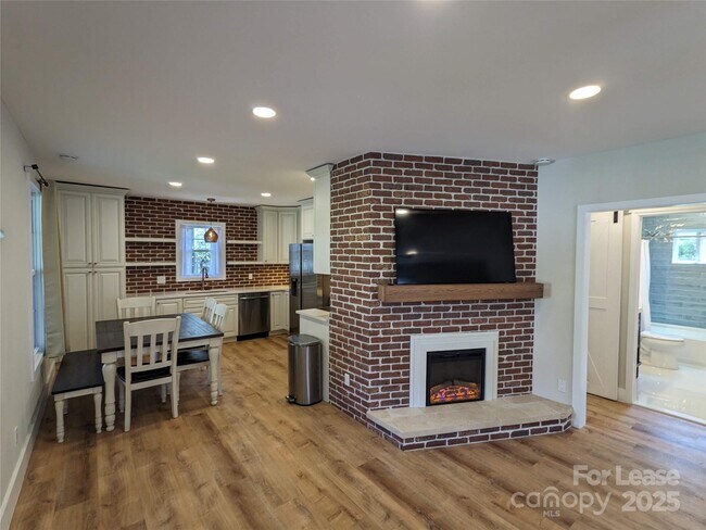 Building Photo - 29 Woodrow Ave