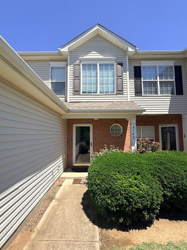 Building Photo - 8742 Appledale Dr