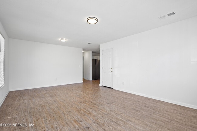 Building Photo - 8431 India Ave