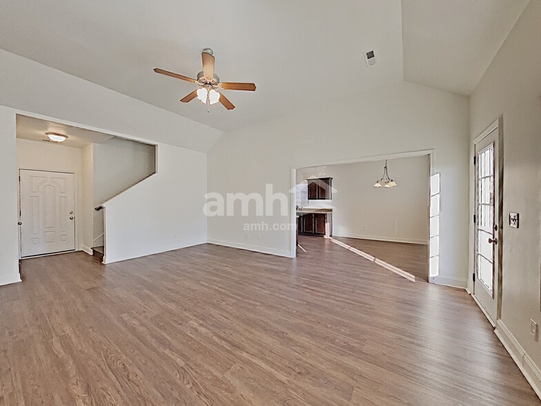 Building Photo - 3415 Cornerstone Dr