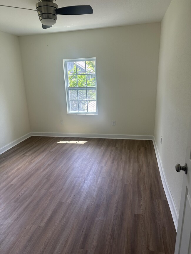 Building Photo - 635 N Wirick St
