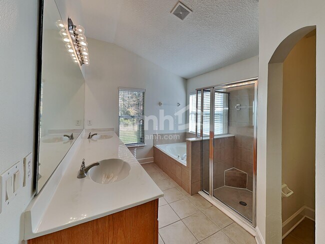 Building Photo - 2476 Winchester Ln