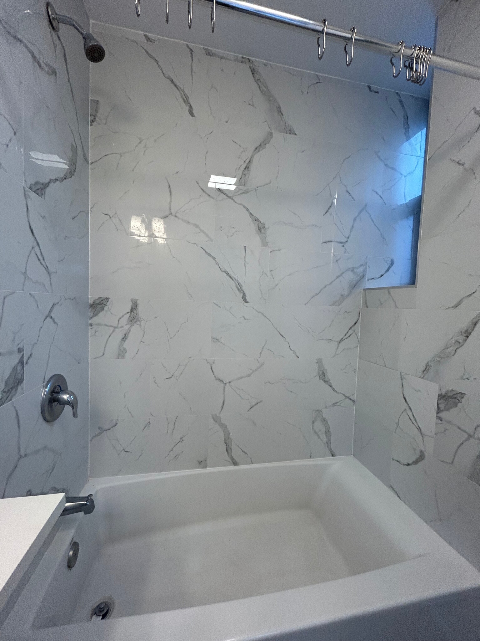 Building Photo - 423 W Belden Ave