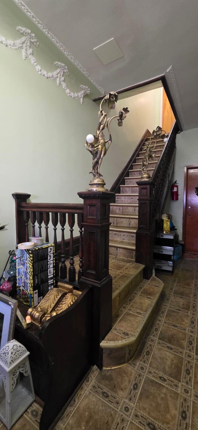 Building Photo - 1715 Palisade Ave