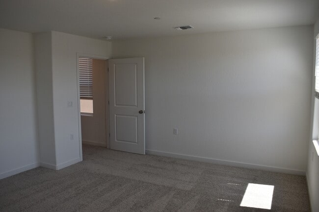 Building Photo - 4752 Sami Jo Dr