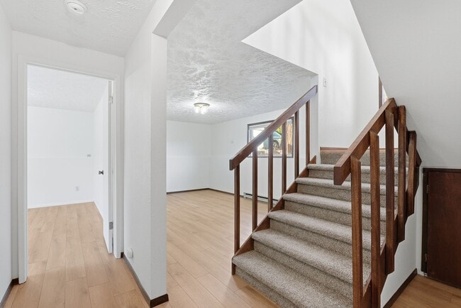 Building Photo - 820 S Liberty Dr