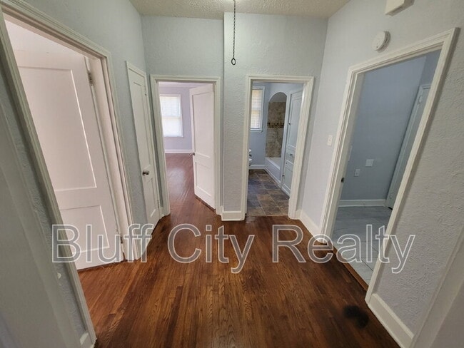 Building Photo - 925 N Trezevant St