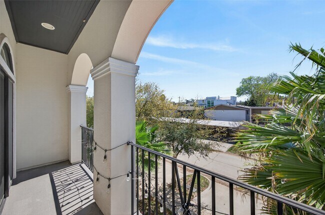 Building Photo - 4744 Aftonshire Dr