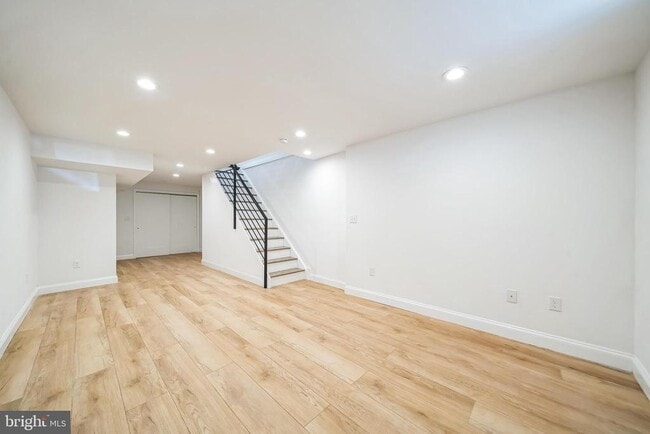 Building Photo - 840 Leland St