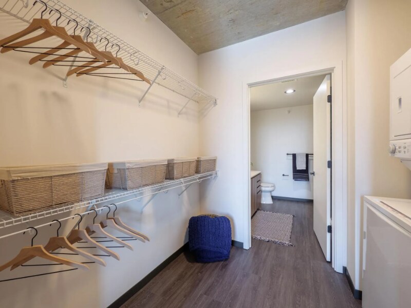 Building Photo - 160 N Ashland Ave