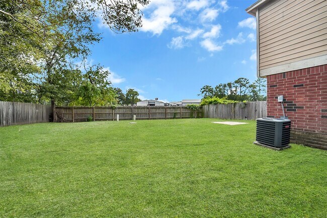 Building Photo - 10007 Emerald Creek Dr