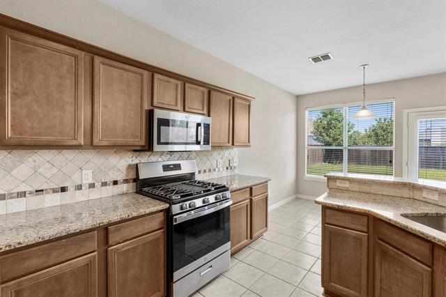 Building Photo - 8008 Raintree Dr