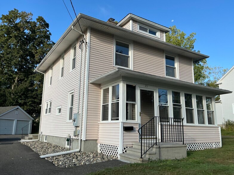 Building Photo - 35 West St