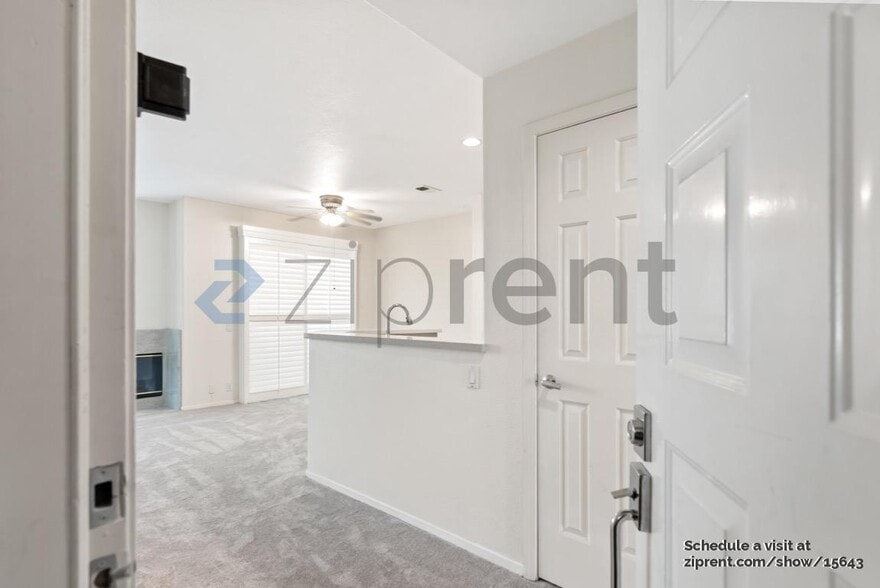 Building Photo - 425 Navaro Way