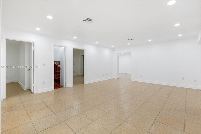 Building Photo - 5770 SW 55th St