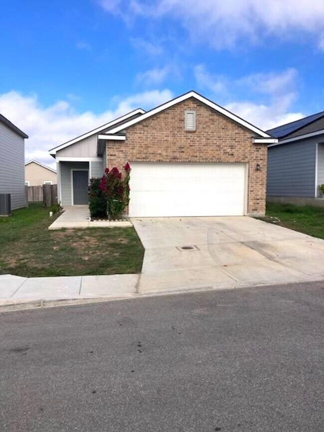 Building Photo - Open concept ranch