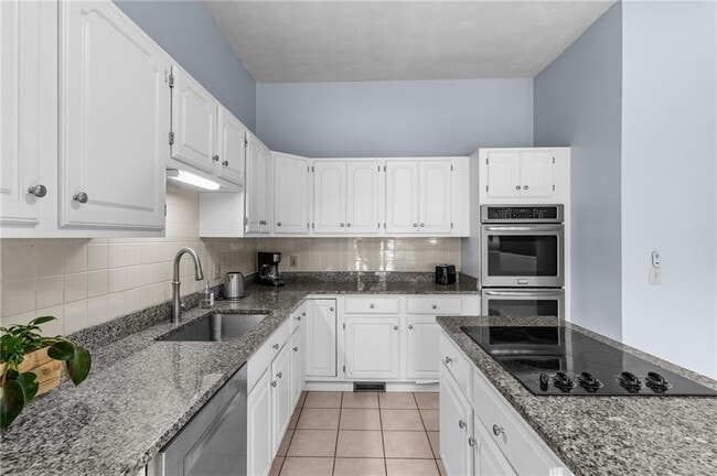 Building Photo - 80 Howland Rd
