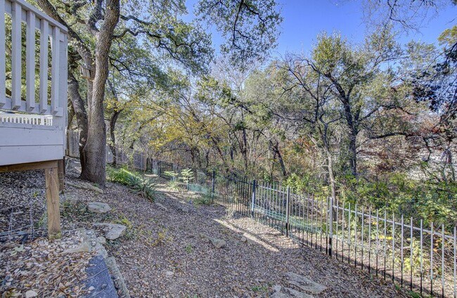 Building Photo - 2008 Creek Ledge Pl