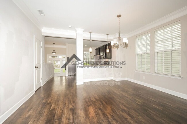 Building Photo - 345 Kara Ln