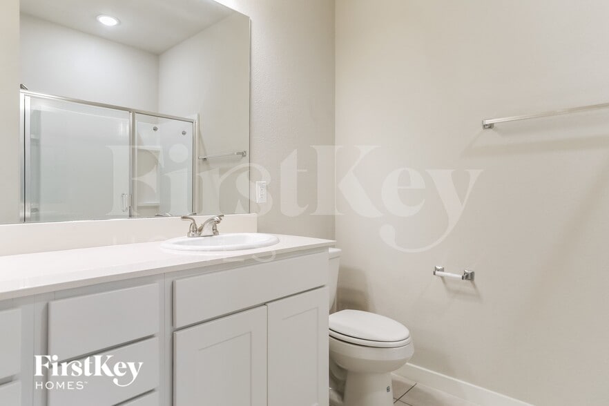 Building Photo - 619 Ava Trl