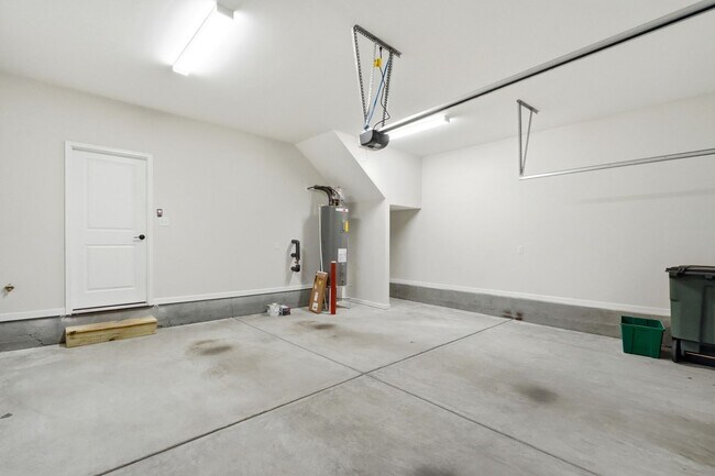 Building Photo - Like-New LoSo Townhome | 3BR + Loft | 2-Car Garage | Move-In Ready