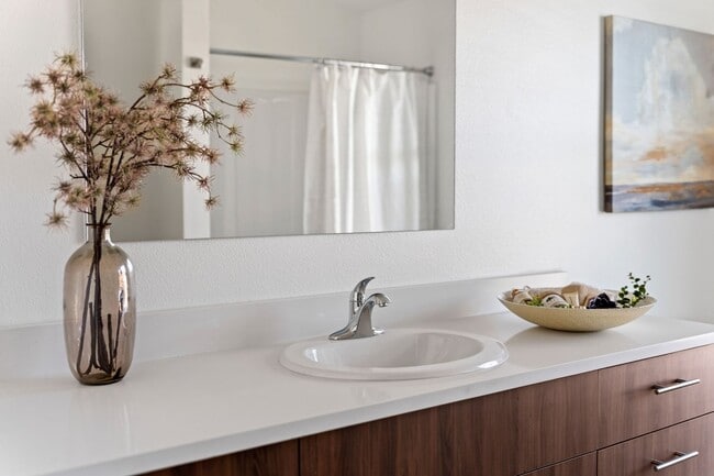 Building Photo - Spring Into Savings: $500 Rent Credit & $5...
