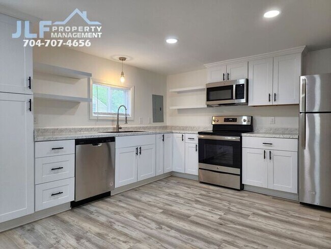 Building Photo - COMING SOON- Remodeled 2 Bed/1 Bath Home in Peaceful Salisbury!