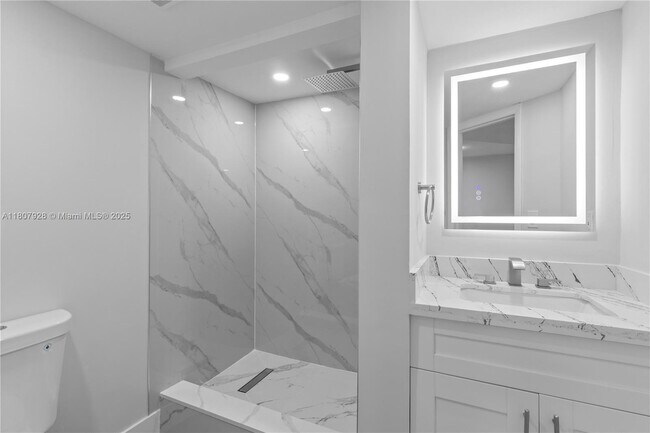 Building Photo - 7900 S Colony Cir