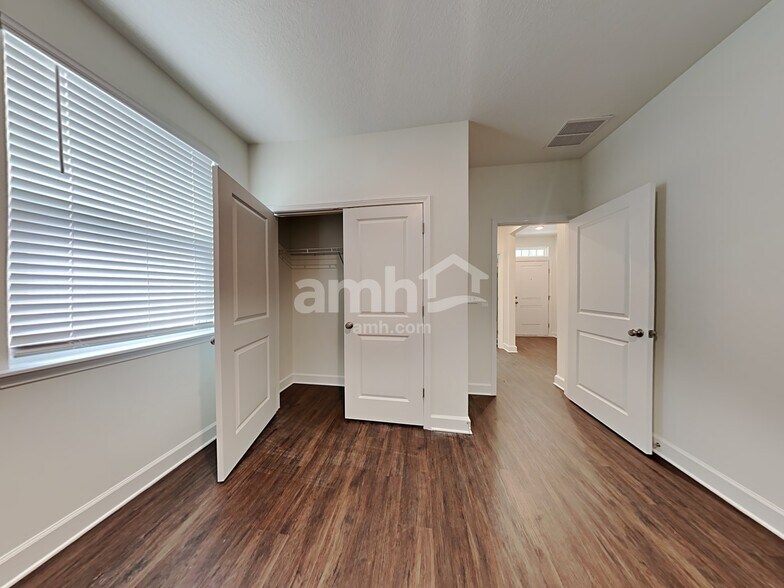 Building Photo - 1094 Tan Tara Trl