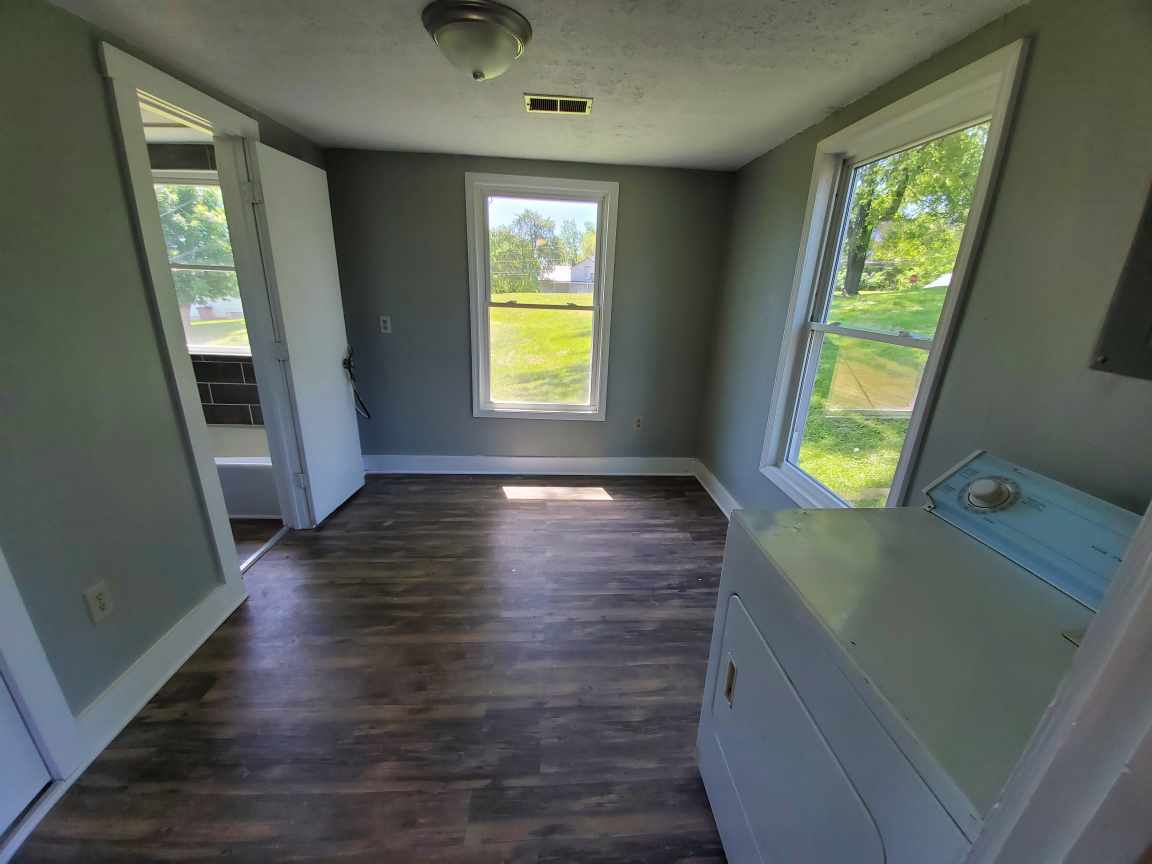 Laundry/Bonus Room - 113 S Crestwood St