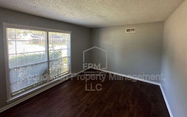 Building Photo - 5369 Scottsdale Ave