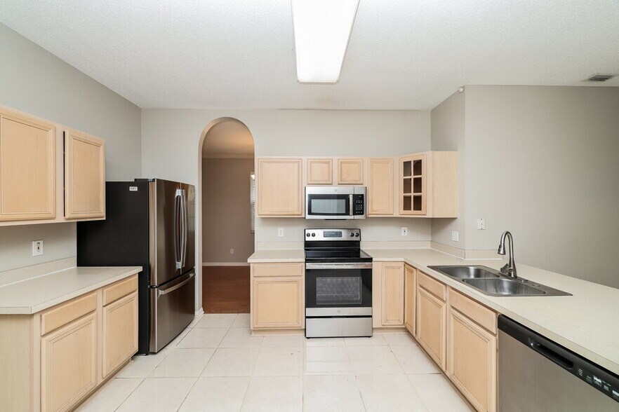 Building Photo - 1231 Loretto Cir