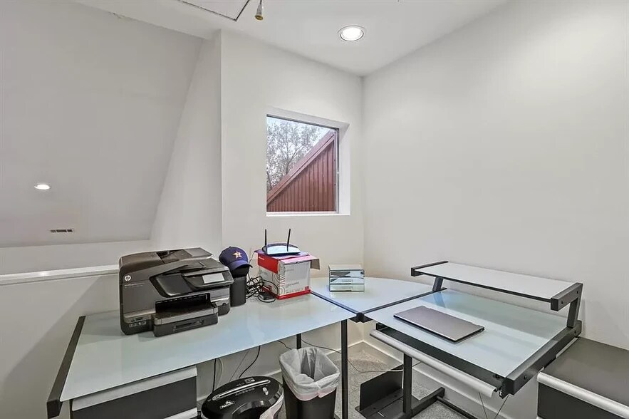 Building Photo - 2809 Crawford St