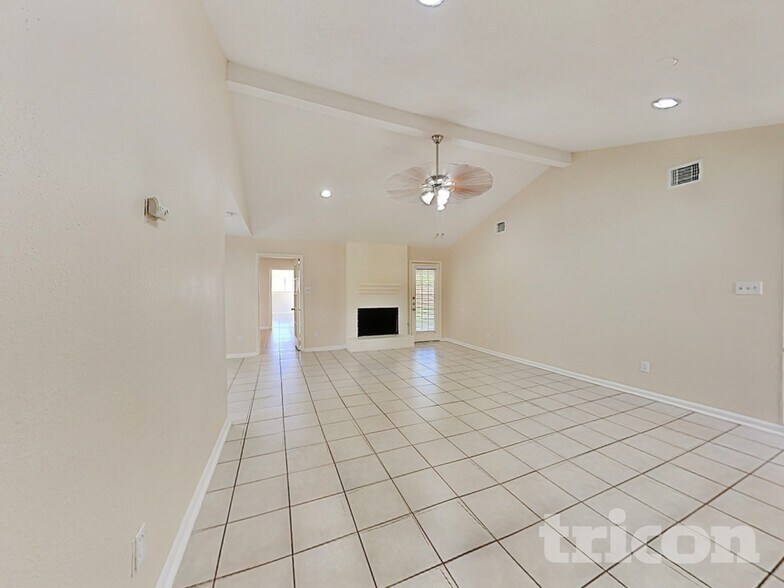 Building Photo - 7902 Battlepine Dr