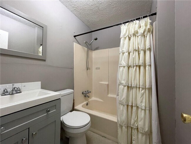 Building Photo - 4554 Doral Dr SW