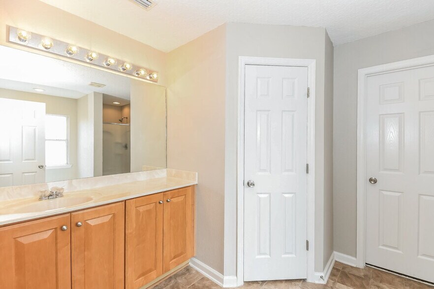 Building Photo - 11384 Cain Oaks Court