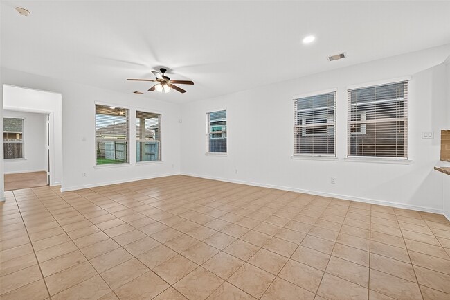 Building Photo - 7927 Tindarey Maple Trace