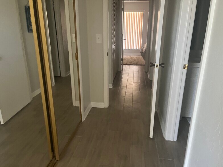 Building Photo - 15770 Windward Way Cir
