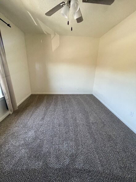 Building Photo - 1702 Kirk Ave