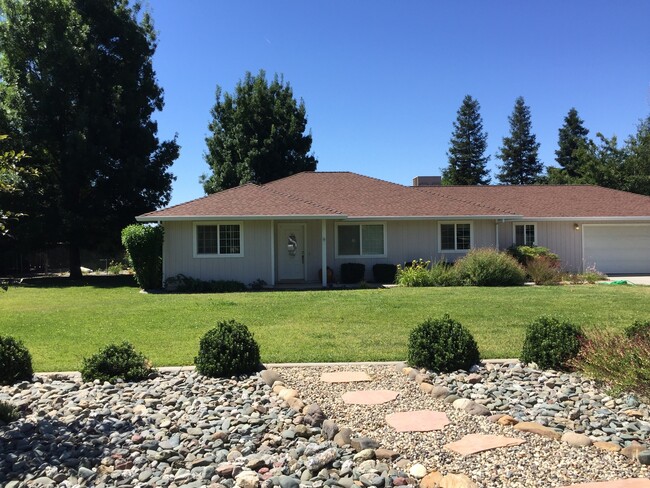 Primary Photo - Very nice home in the Antelope School Dist...