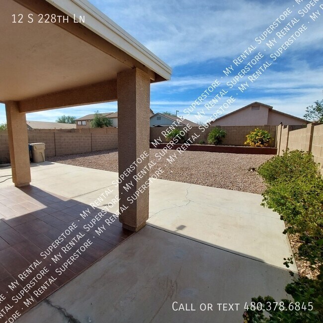 Building Photo - 12 S 228th Ln