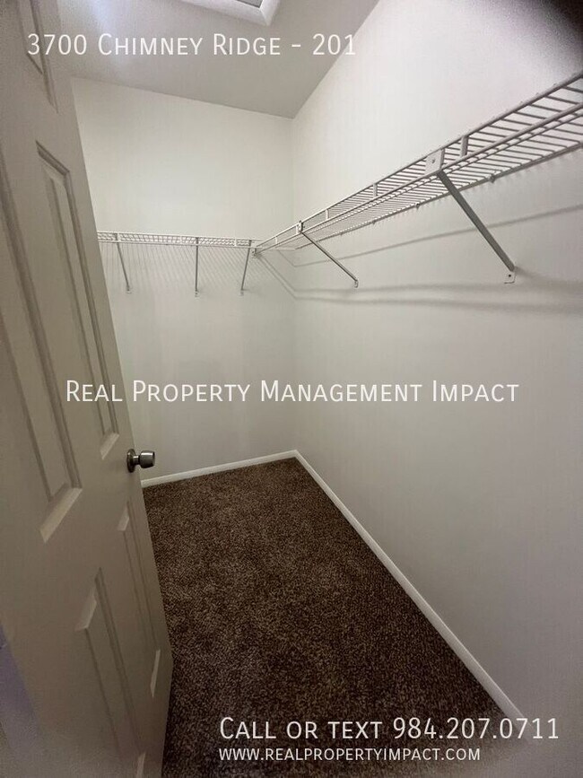 Building Photo - 3700 Chimney Ridge Pl