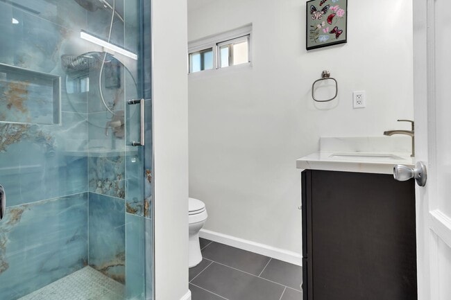 Building Photo - 6415 W 87th St