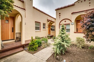 Building Photo - 1029 NE 31st Ave