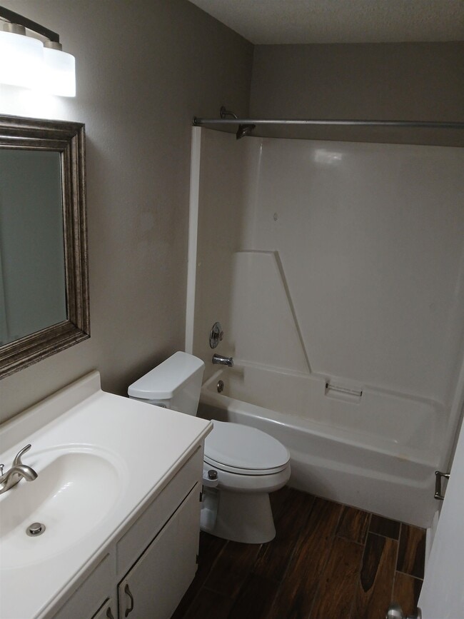 Building Photo - 445 Cactus St