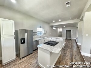 Building Photo - 159 S Hackberry Ave