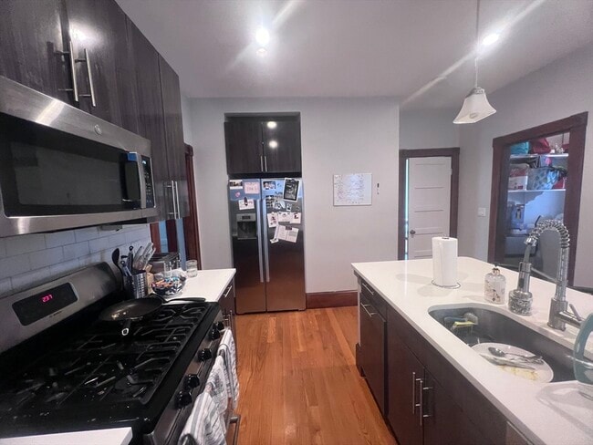 Building Photo - 181 M St