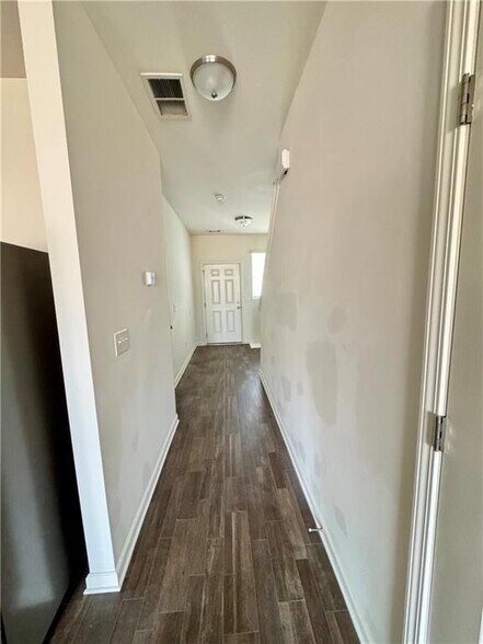 Building Photo - 6410 Kennonbriar Ct